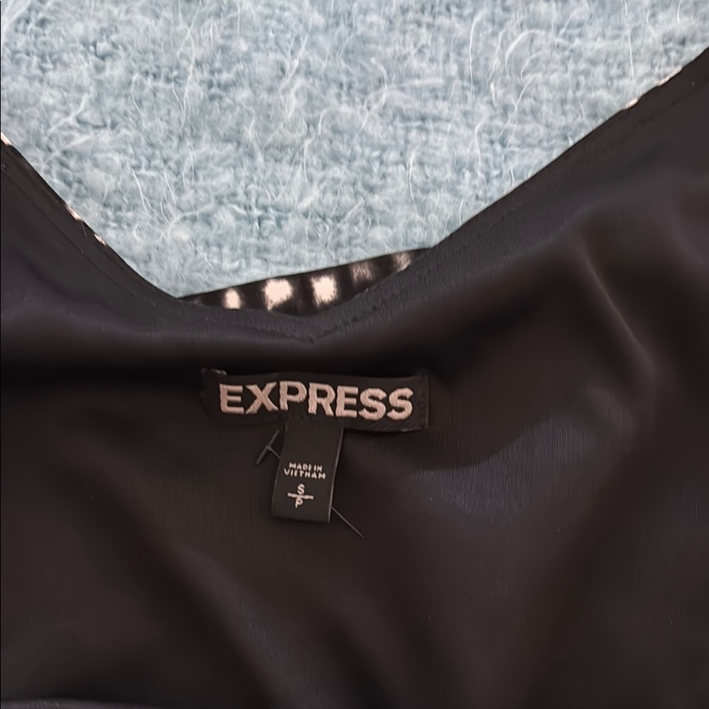 Express Black And Cream Patterned Mini Dress Incl… - image 3
